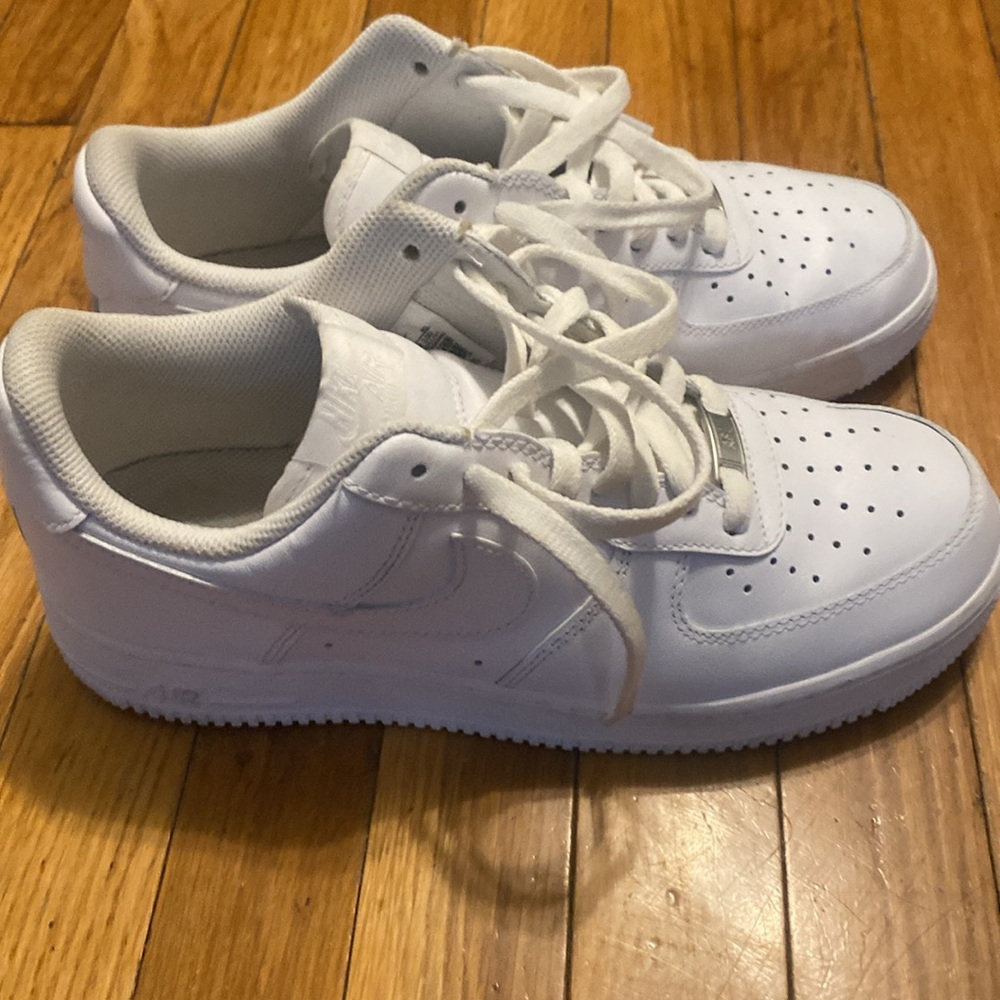 Nike Air Force 1 White Athletic Shoes - Picture 4 of 8